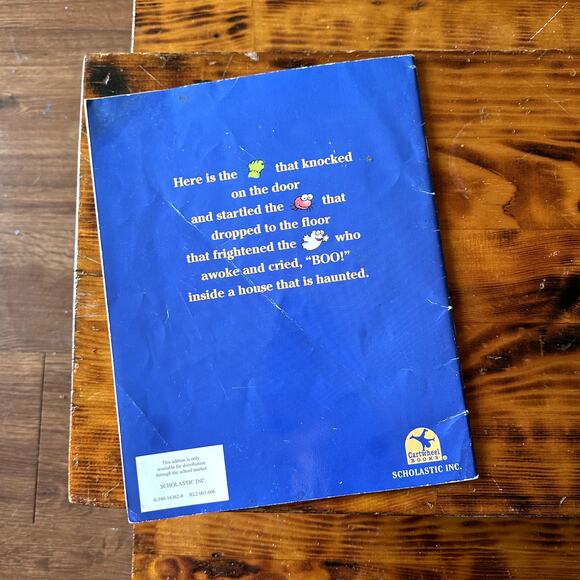 Vintage 1999 Inside A House That Is Haunted Paperback Book - Picture 6 of 7